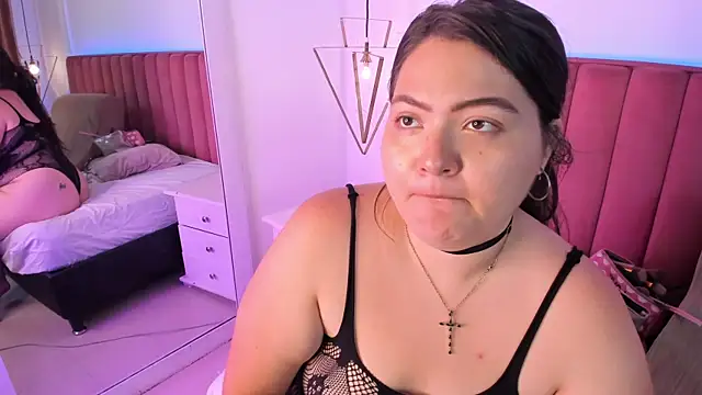 Tessa Sinclaire online show from April 2026 07:58:01 PM