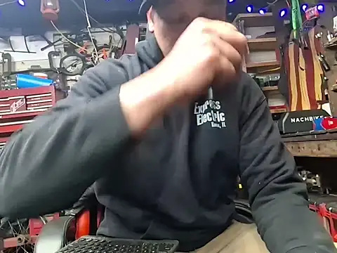 twistafatpipe online show from March 2026 11:43:01 PM