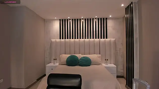 NataliaGaret online show from September 2025 11:21:01 PM