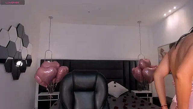 Snapshot of NataliaGaret chatting on February 2026 02:19:01 AM NataliaGaret online show from February 2026 02:19:01 AM