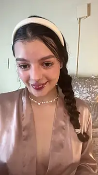 AriaHeavenss online show from November 2025 12:20:01 AM