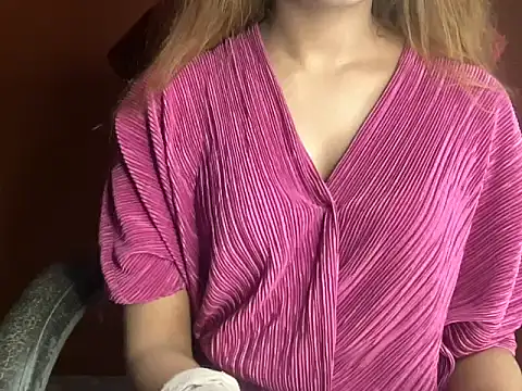 heartless Queen online show from November 2025 05:18:01 AM