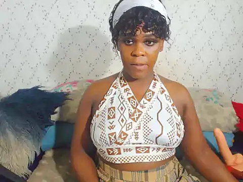 Snapshot of MiniMinaj chatting on November 2025 04:20:01 PM MiniMinaj online show from November 2025 04:20:01 PM