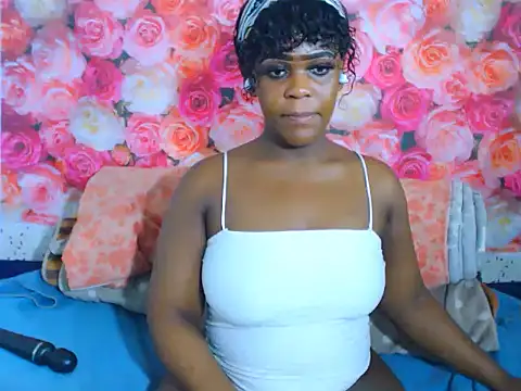 Snapshot of MiniMinaj chatting on November 2025 06:56:02 PM MiniMinaj online show from November 2025 06:56:02 PM