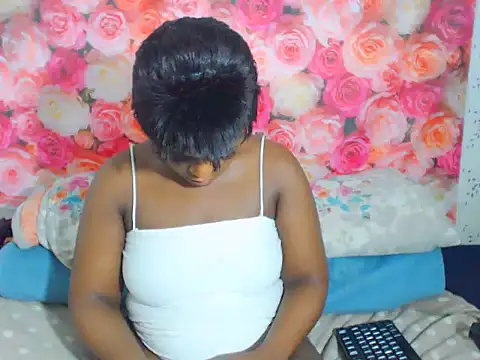 Snapshot of MiniMinaj chatting on December 2025 05:07:02 PM MiniMinaj online show from December 2025 05:07:02 PM