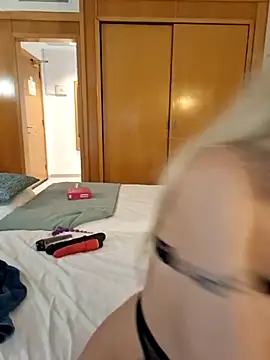 Snapshot of slg1 chatting on November 2025 10:38:02 AM slg1 online show from November 2025 10:38:02 AM