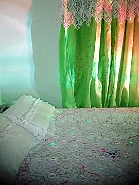 Snapshot of Linda_Saenz_ chatting on November 2025 03:49:02 AM Linda Saenz online show from November 2025 03:49:02 AM