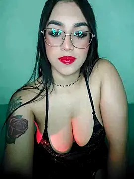 Snapshot of Linda_Saenz_ chatting on December 2025 06:30:02 AM Linda Saenz online show from December 2025 06:30:02 AM