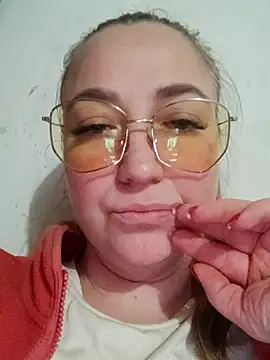 Kiss Eva online show from November 2025 05:38:01 PM