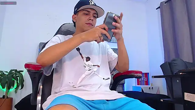 david santos16 online show from November 2025 04:44:02 AM