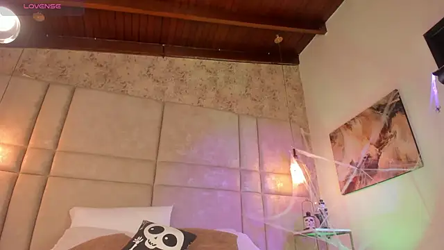 Snapshot of Mily_Vermont chatting on October 2025 08:10:01 PM Mily Vermont online show from October 2025 08:10:01 PM