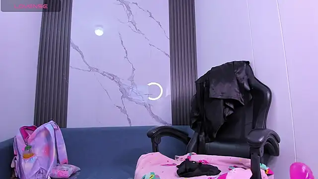 Snapshot of ShaunaDream chatting on October 2025 04:01:02 AM ShaunaDream online show from October 2025 04:01:02 AM