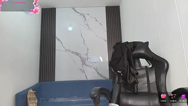 Snapshot of ShaunaDream chatting on October 2025 05:08:01 AM ShaunaDream online show from October 2025 05:08:01 AM