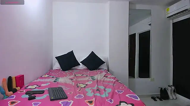 zou quira online show from December 2025 03:32:01 PM