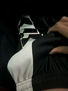 Snapshot of monster20cm chatting on November 2025 11:58:02 PM monster20cm online show from November 2025 11:58:02 PM