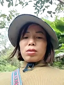 Snapshot of Annaacutee chatting on November 2025 09:09:02 AM Annaacutee online show from November 2025 09:09:02 AM