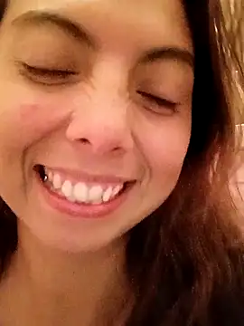 Snapshot of MoonBlueSex chatting on October 2025 04:57:02 AM MoonBlueSex online show from October 2025 04:57:02 AM