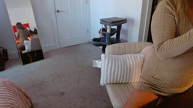 Milfy2017 online show from October 2025 08:55:02 PM