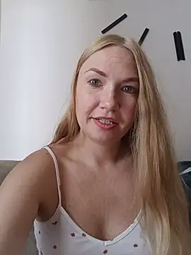 Snapshot of KisaVixen chatting on July 2026 09:27:01 AM KisaVixen online show from July 2026 09:27:01 AM