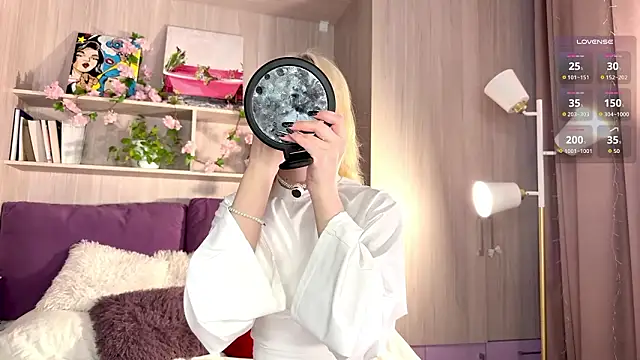 GlaydsLeveto online show from February 2026 04:07:01 AM