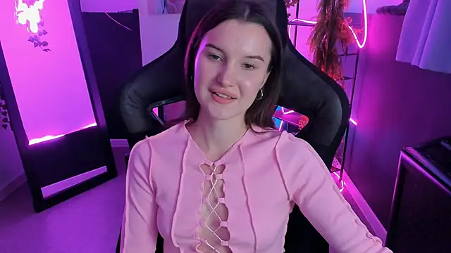 Snapshot of AgataWillis chatting on October 2025 01:22:01 PM AgataWillis online show from October 2025 01:22:01 PM