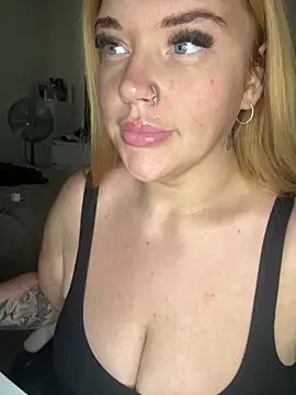 MysteriousMylaX online show from October 2025 04:04:02 PM