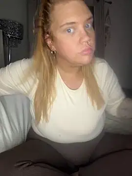 MysteriousMylaX online show from November 2025 05:12:01 PM