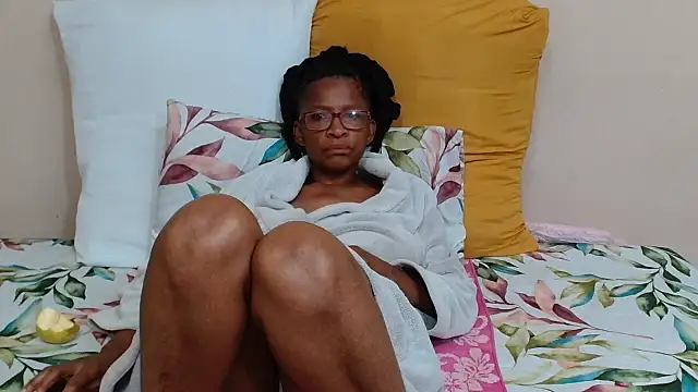 Snapshot of SugarPoppy24xxx chatting on November 2025 01:10:02 PM SugarPoppy24xxx online show from November 2025 01:10:02 PM