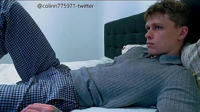 TalkingHead 0  online show from December 2025 09:41:02 PM