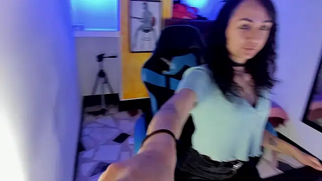 alison moon7 online show from October 2025 11:39:02 AM