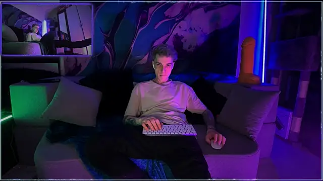 Snapshot of davesinner chatting on May 2026 11:44:01 PM davesinner online show from May 2026 11:44:01 PM