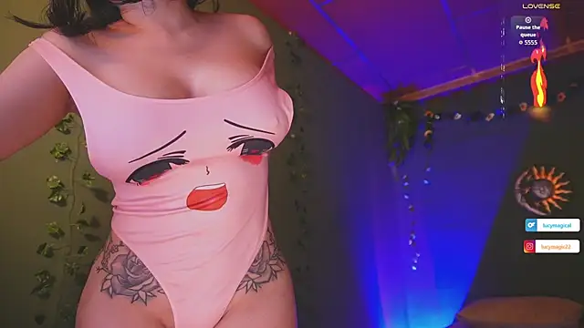 Snapshot of lucymagical1 chatting on October 2025 11:15:01 PM lucymagical1 online show from October 2025 11:15:01 PM