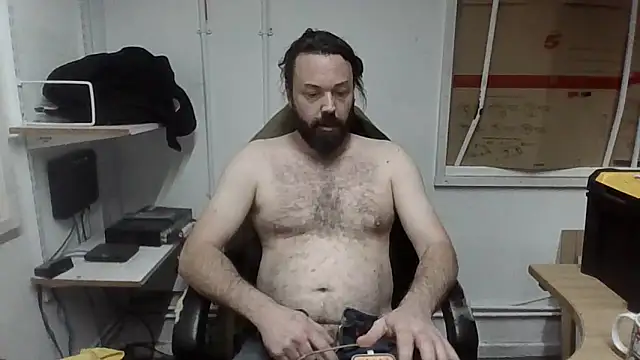 Snapshot of rogerevenmore chatting on November 2025 05:02:01 PM rogerevenmore online show from November 2025 05:02:01 PM