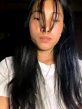 EmLy02 online show from October 2025 11:44:01 AM