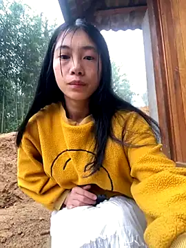 EmLy02 online show from November 2025 12:00:01 AM