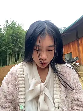 EmLy02 online show from November 2025 11:25:01 PM