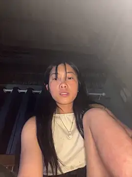 EmLy02 online show from April 2026 02:15:01 PM