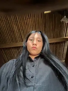 EmLy02 online show from April 2026 02:49:01 AM