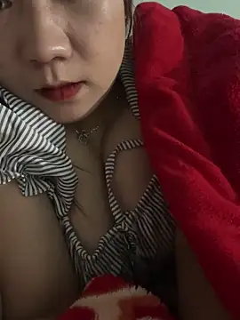 qinejr37 online show from November 2025 01:55:02 PM