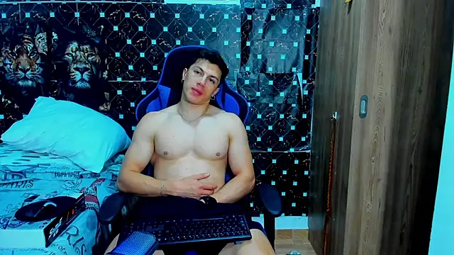 Snapshot of javiersexymann chatting on December 2025 05:45:02 AM javiersexymann online show from December 2025 05:45:02 AM