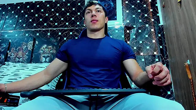 javiersexymann online show from January 2026 09:09:01 PM