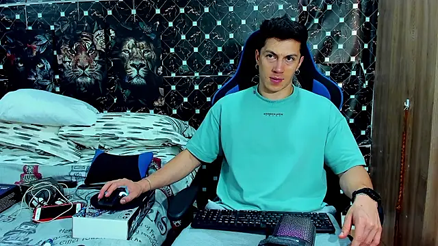 javiersexymann online show from February 2026 10:10:02 PM