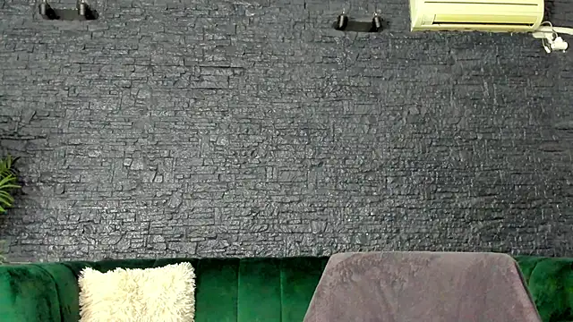 Snapshot of AnneSins chatting on October 2025 06:04:01 PM AnneSins online show from October 2025 06:04:01 PM