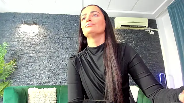 Snapshot of AnneSins chatting on October 2025 07:05:02 PM AnneSins online show from October 2025 07:05:02 PM