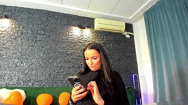 Snapshot of AnneSins chatting on November 2025 07:05:01 PM AnneSins online show from November 2025 07:05:01 PM