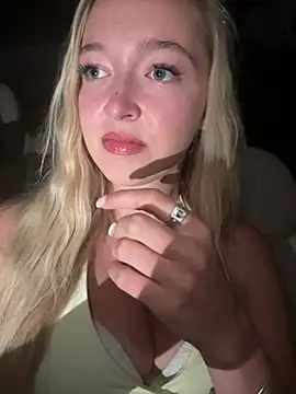 emilypeperoni online show from June 2026 09:08:02 PM