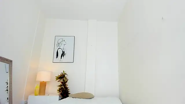 Snapshot of emy_barnert chatting on October 2025 01:07:02 PM emy barnert online show from October 2025 01:07:02 PM