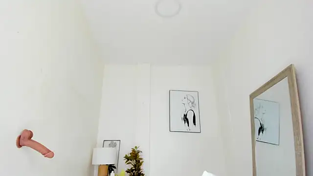 Snapshot of emy_barnert chatting on November 2025 12:29:02 PM emy barnert online show from November 2025 12:29:02 PM