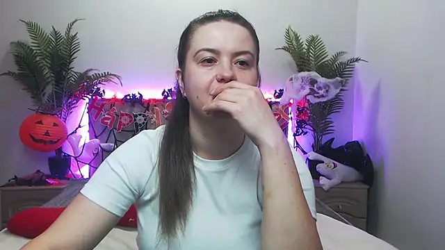 Snapshot of MavkaCute chatting on October 2025 07:03:02 PM MavkaCute online show from October 2025 07:03:02 PM