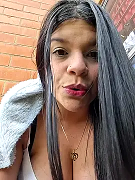 Snapshot of Eiimy_pretty chatting on October 2025 07:58:02 PM Eiimy pretty online show from October 2025 07:58:02 PM